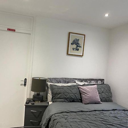 Luxurious 2-Bed Apartment In Woolwich London Exterior foto
