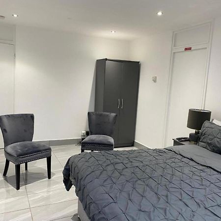 Luxurious 2-Bed Apartment In Woolwich London Exterior foto