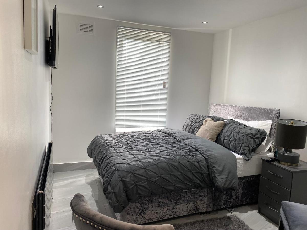 Luxurious 2-Bed Apartment In Woolwich London Exterior foto