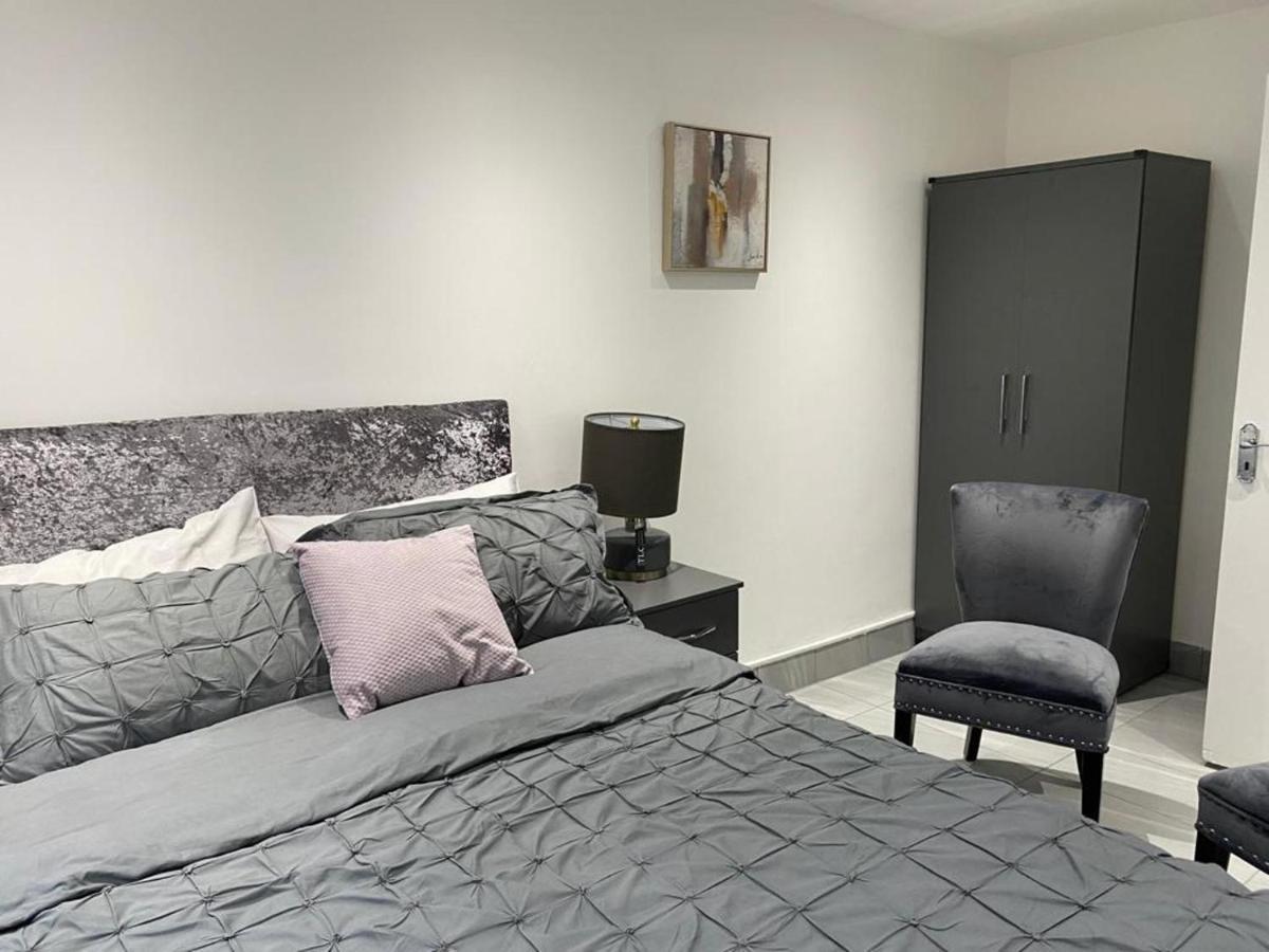 Luxurious 2-Bed Apartment In Woolwich London Exterior foto